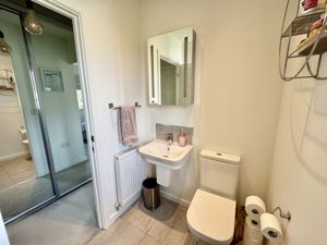 Master En-suite- click for photo gallery